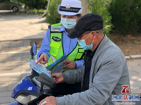 邯郸交巡警涉县大队多形式宣传电动自行车登记上牌工作